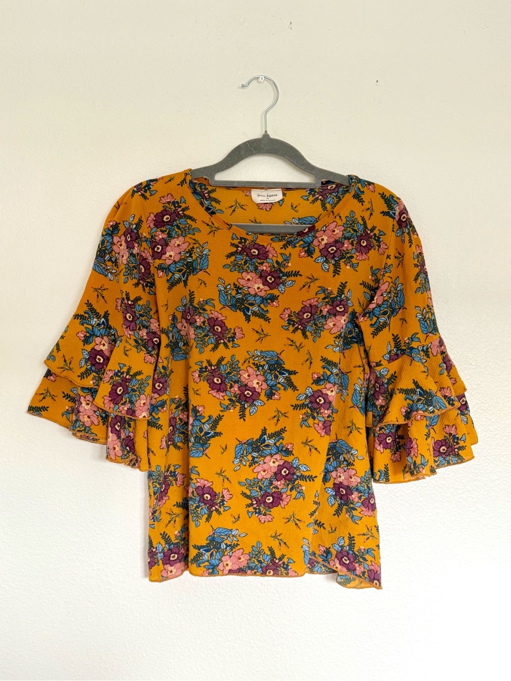 Ruffle sleeve fall florals top boho Size M